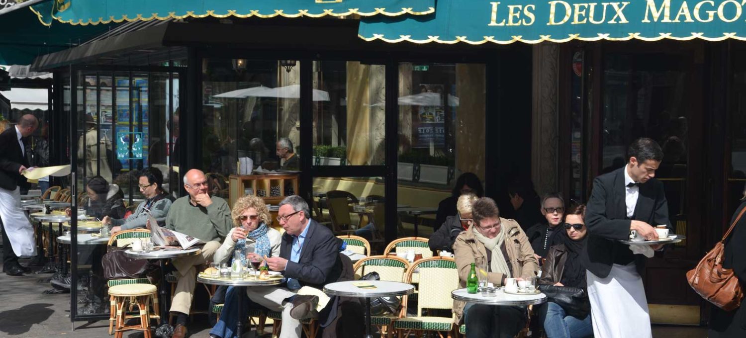Journalist und Autor Ralf Nestmeyer mag das Café de Flore in Paris - hier gingen schon Jean-Paul Sartre, Simone de Beauvoir oder Juliette Gréco aus - Photo © Ralf Nestmeyer